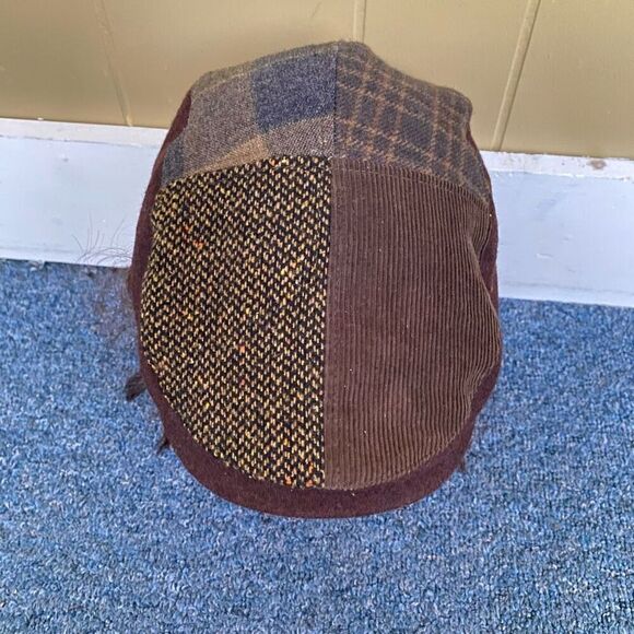 Men’s OS wool and corduroy flat cap w/patterned multicolor fabric - Picture 3 of 7
